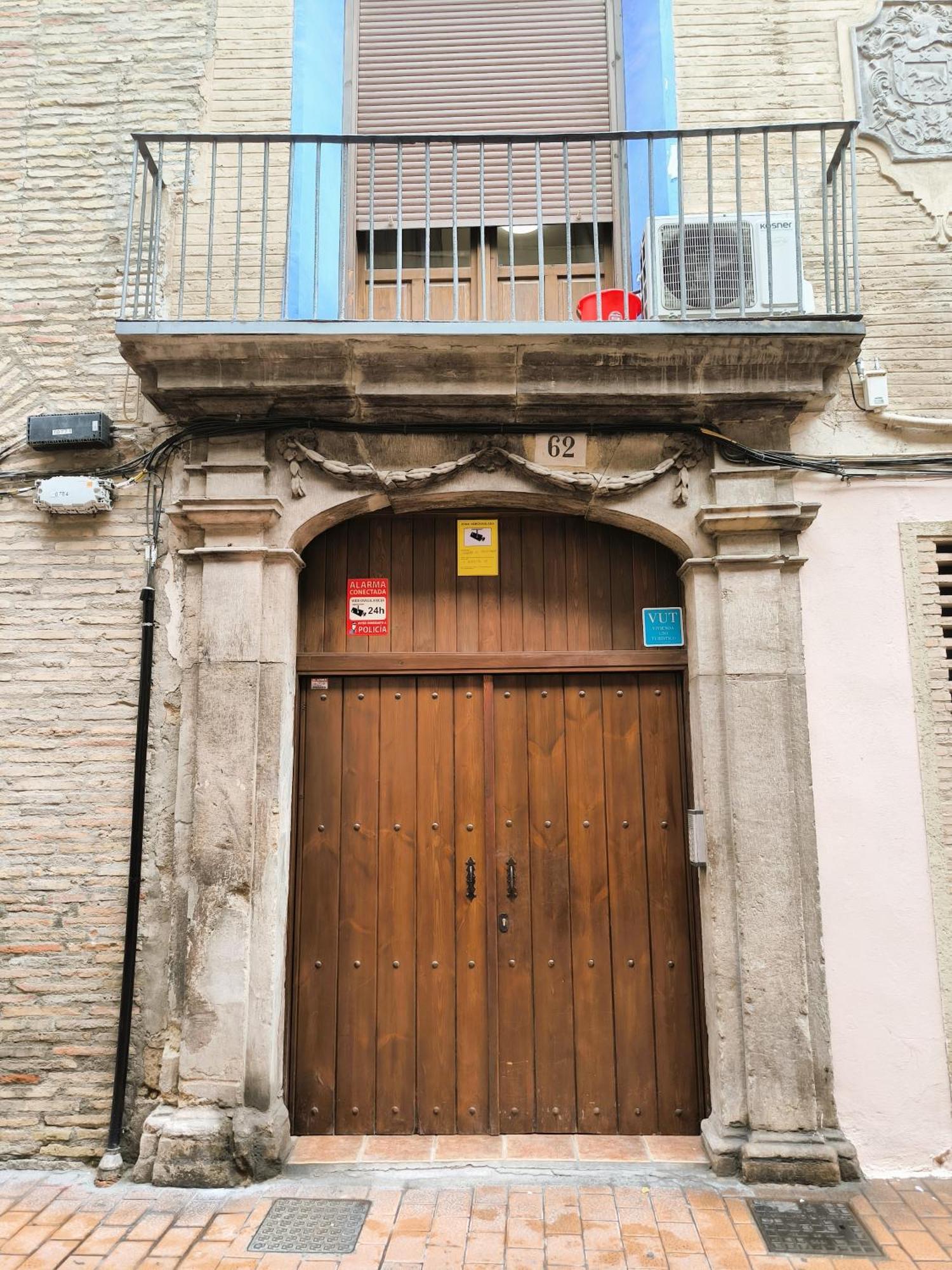サラゴサEl Loft Del Casco By Alogestアパートメント エクステリア 写真